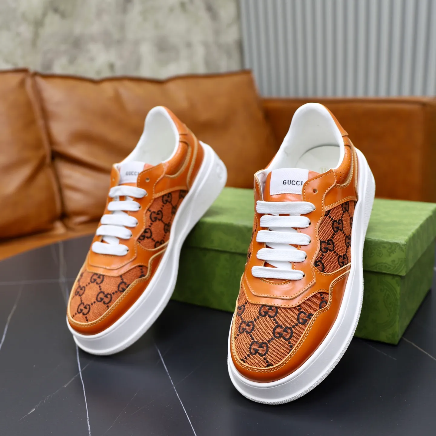 Men's shoes: 400💰🙅‍♂️🙅‍♂️🙅‍♂️ Brand: GUCCI Standard code: 38-44 (45 customized) Grade: Same as the official website Material: Original leather splicing brand cloth Comfortable and breathable sheepskin lining Lightweight wear-resistant outsole Style category: Men's fashion casual shoes Sports shoes Distinguished luxury brand elements Top luxury Color: actual picture color